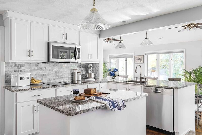 White Kitchen Cabinets and Countertops: A Style Guide